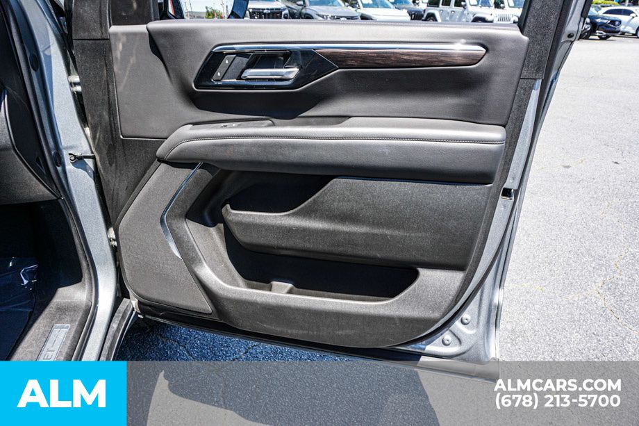 Used 2025 Gray Chevrolet Z71 image 55