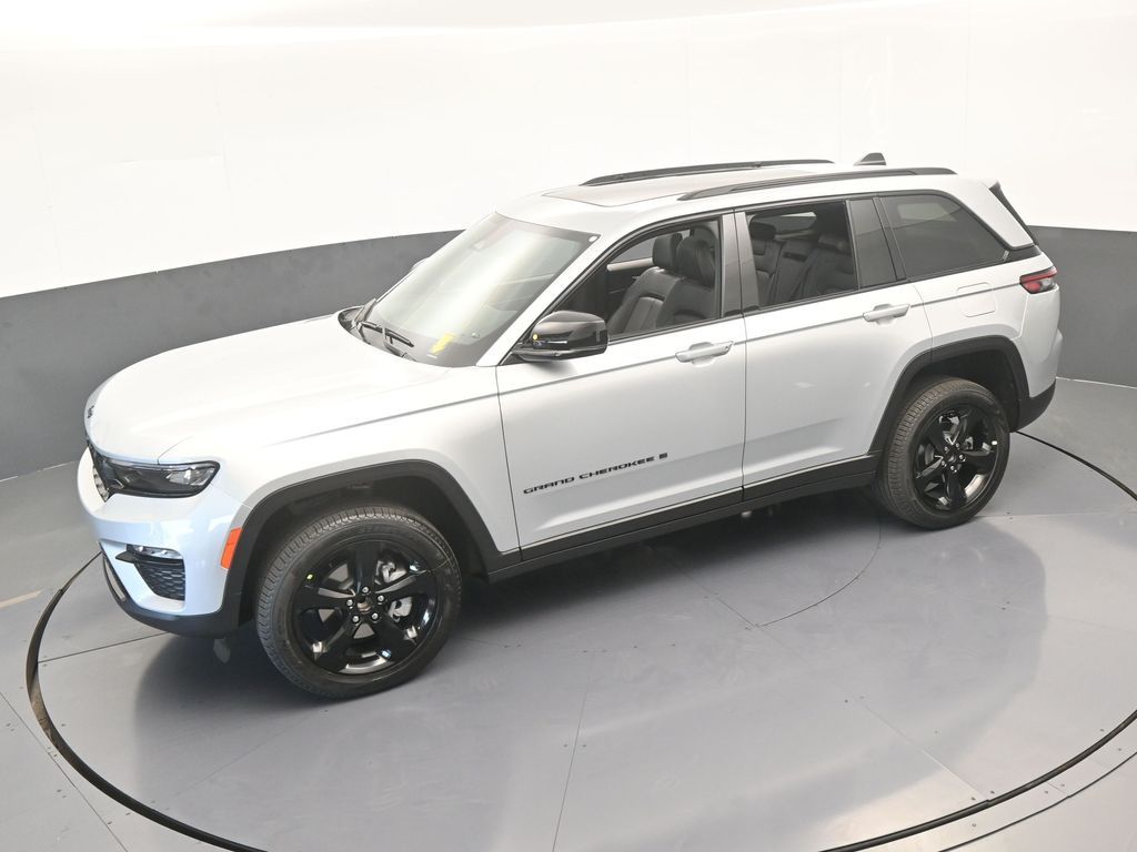 New 2025 Silver Zynith Jeep Limited image 42