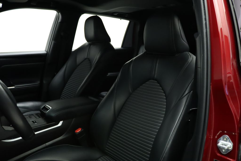 Thumbnail: 2022 Toyota Highlander - 13