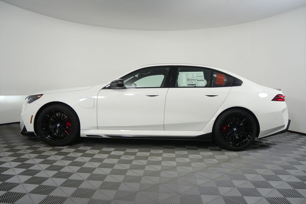 Thumbnail: 2026 BMW M5 - 8