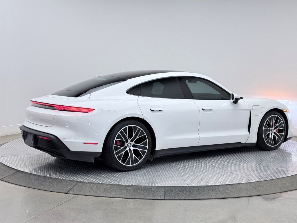 Thumbnail: 2020 Porsche Taycan - 17