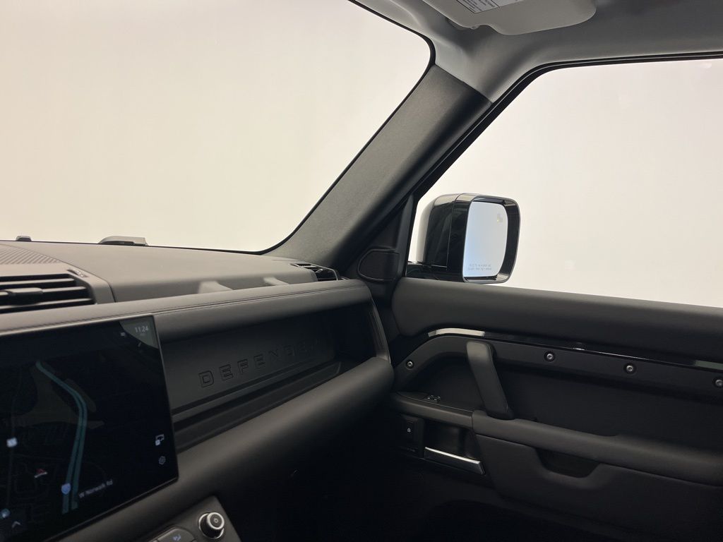 Thumbnail: 2025 Land Rover Defender - 20