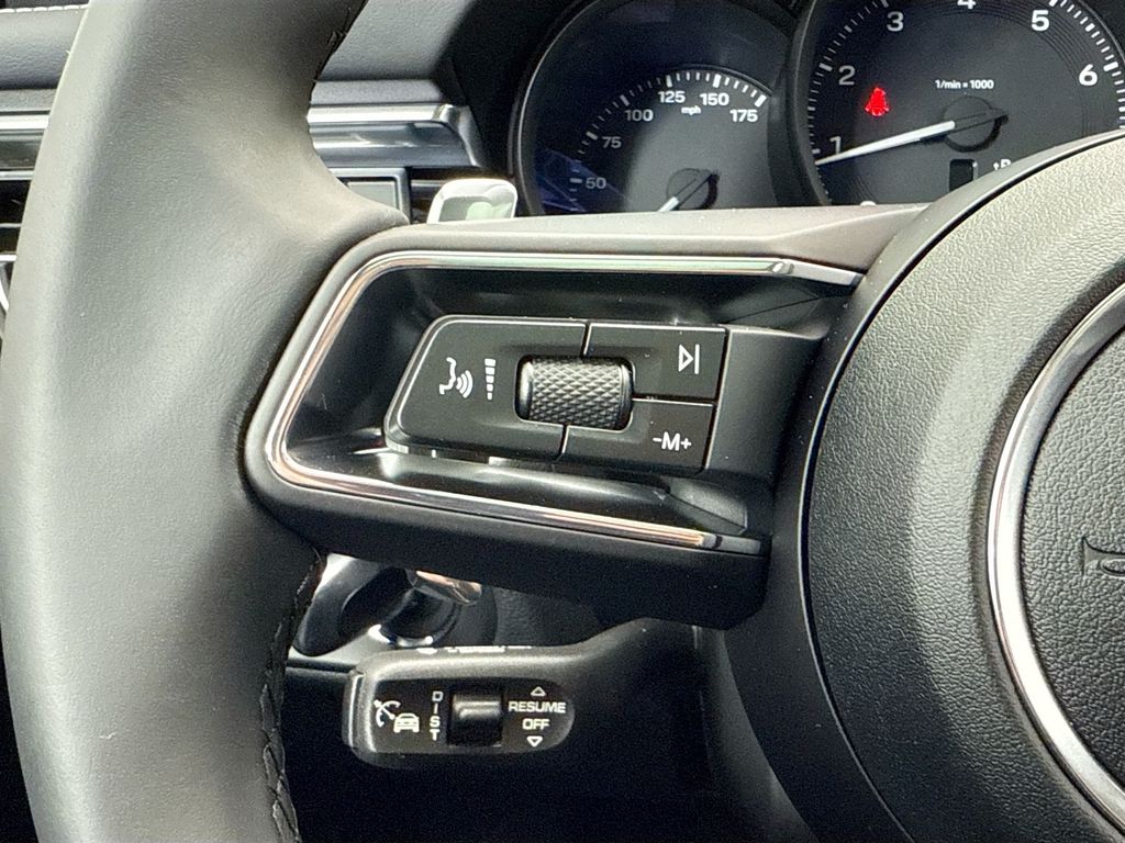 Thumbnail: 2026 Porsche Macan - 14