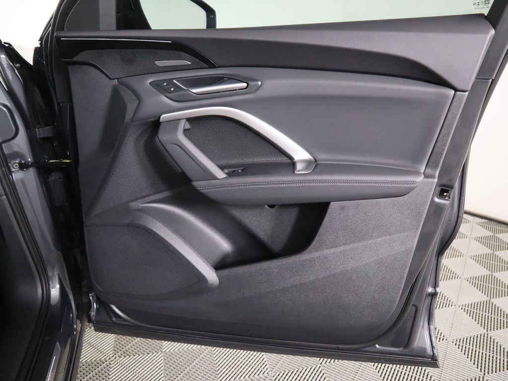 Thumbnail: 2025 Audi Q5 - 27