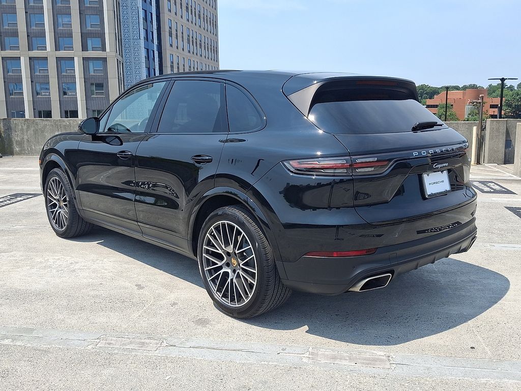 Thumbnail: 2023 Porsche Cayenne - 3