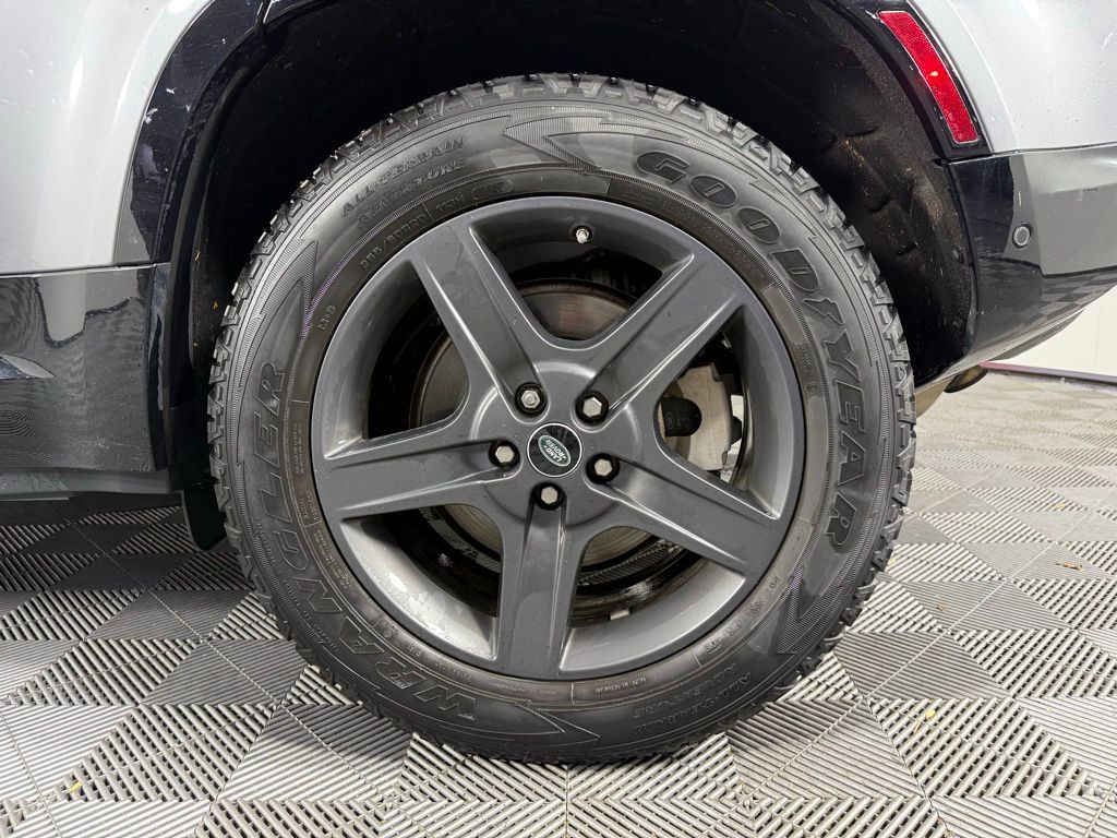 Thumbnail: 2021 Land Rover Defender - 10