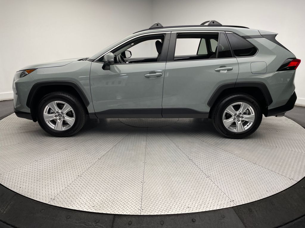 2021 Toyota RAV4 XLE 8