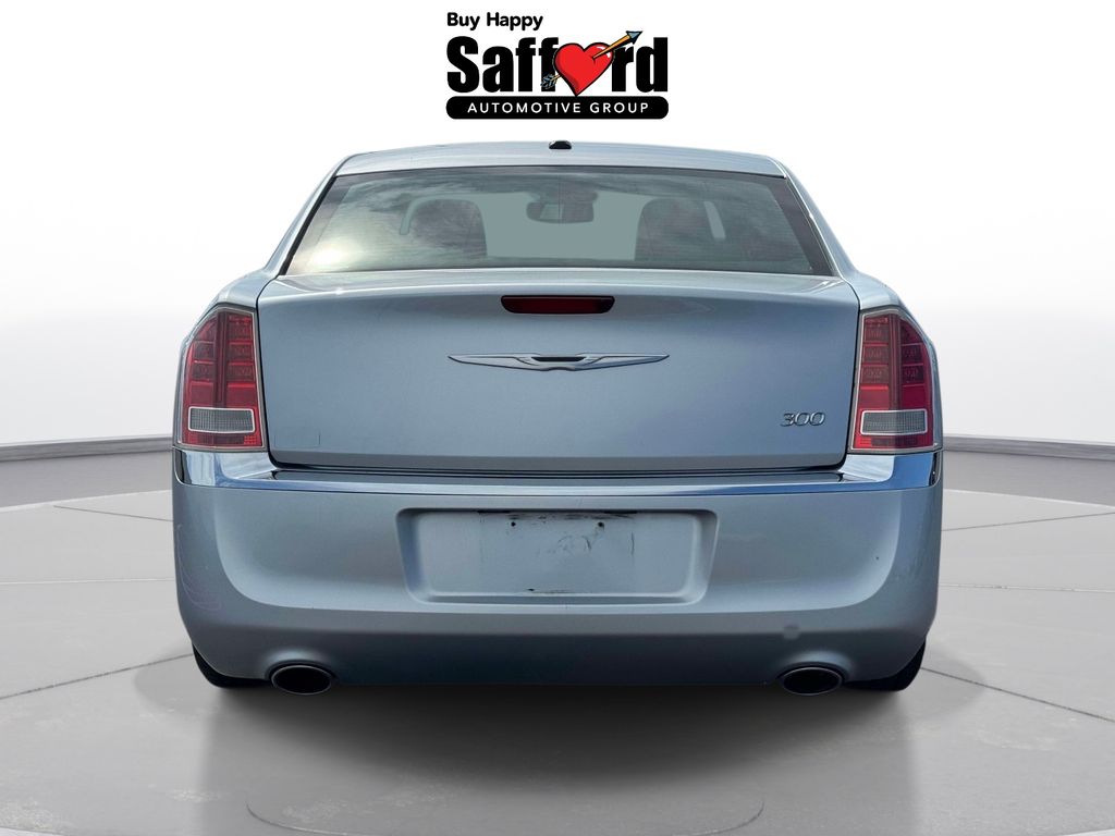2013 Chrysler 300 Base - Photo 7