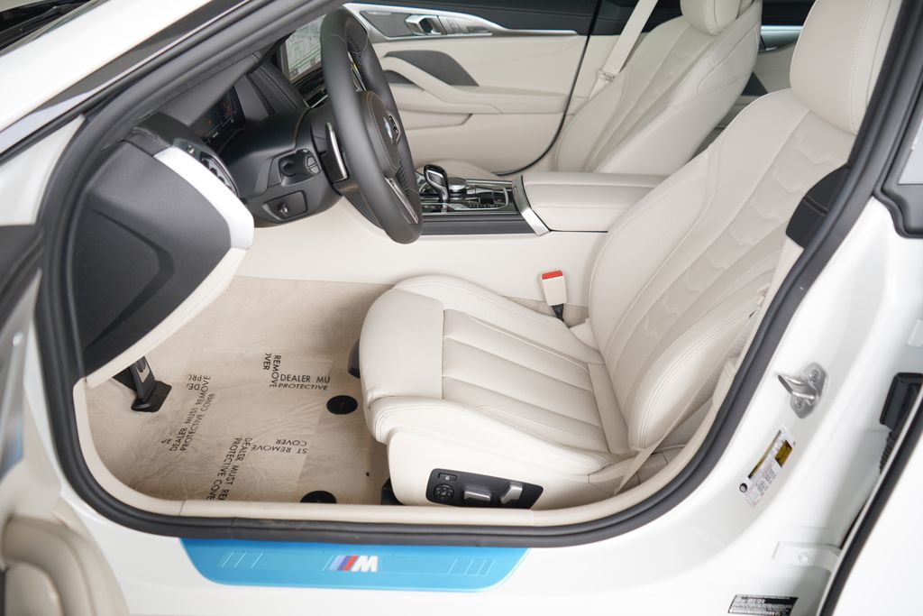 Thumbnail: 2026 BMW 8 Series - 11