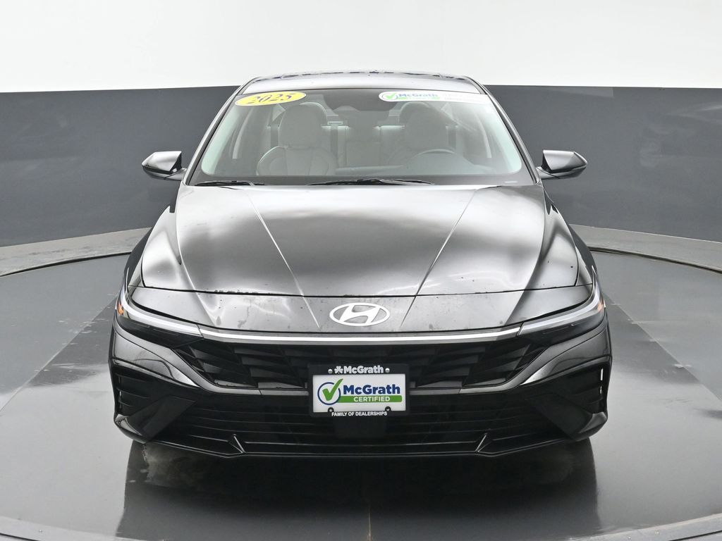 Certified Used 2025 Black Hyundai Limited image 4