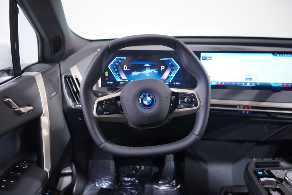 2025 BMW iX xDrive50 11