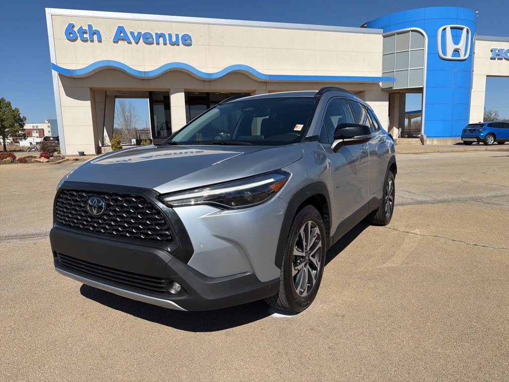 2025 Toyota Corolla Cross XLE FWD