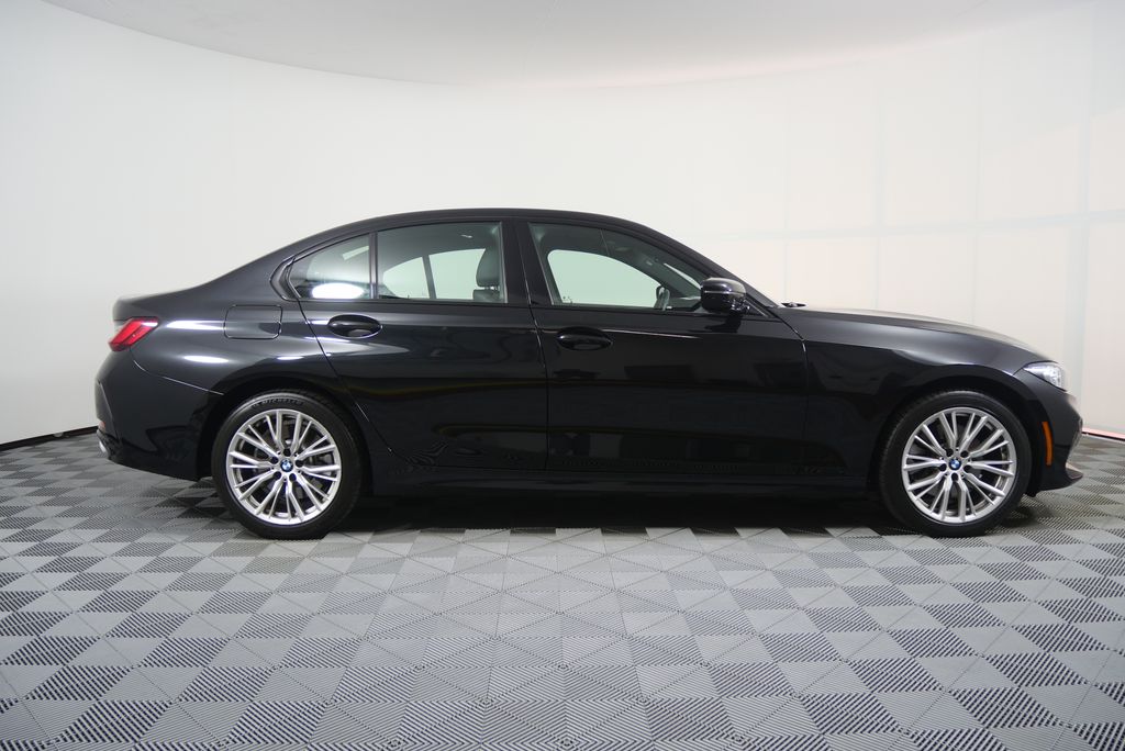 Thumbnail: 2023 BMW 3 Series - 2