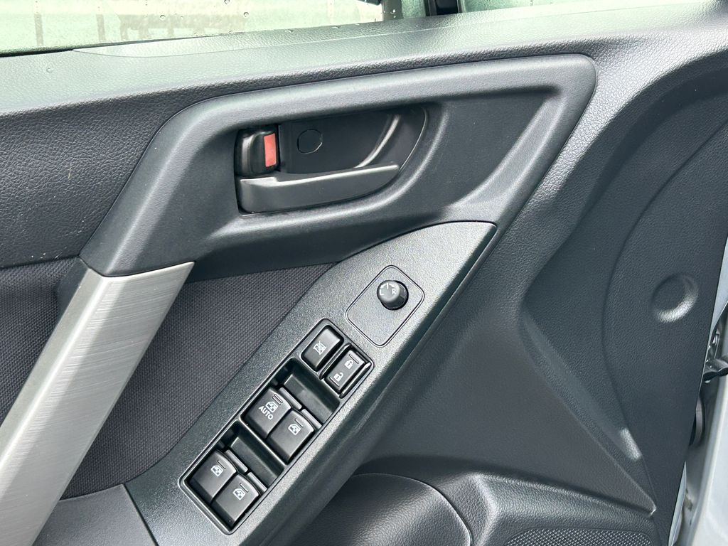 Thumbnail: 2015 Subaru Forester - 12