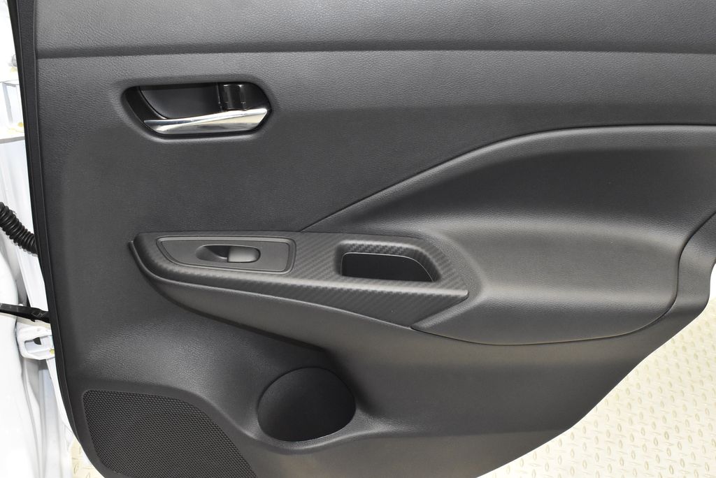 2025 Nissan Versa 1.6 SV 27