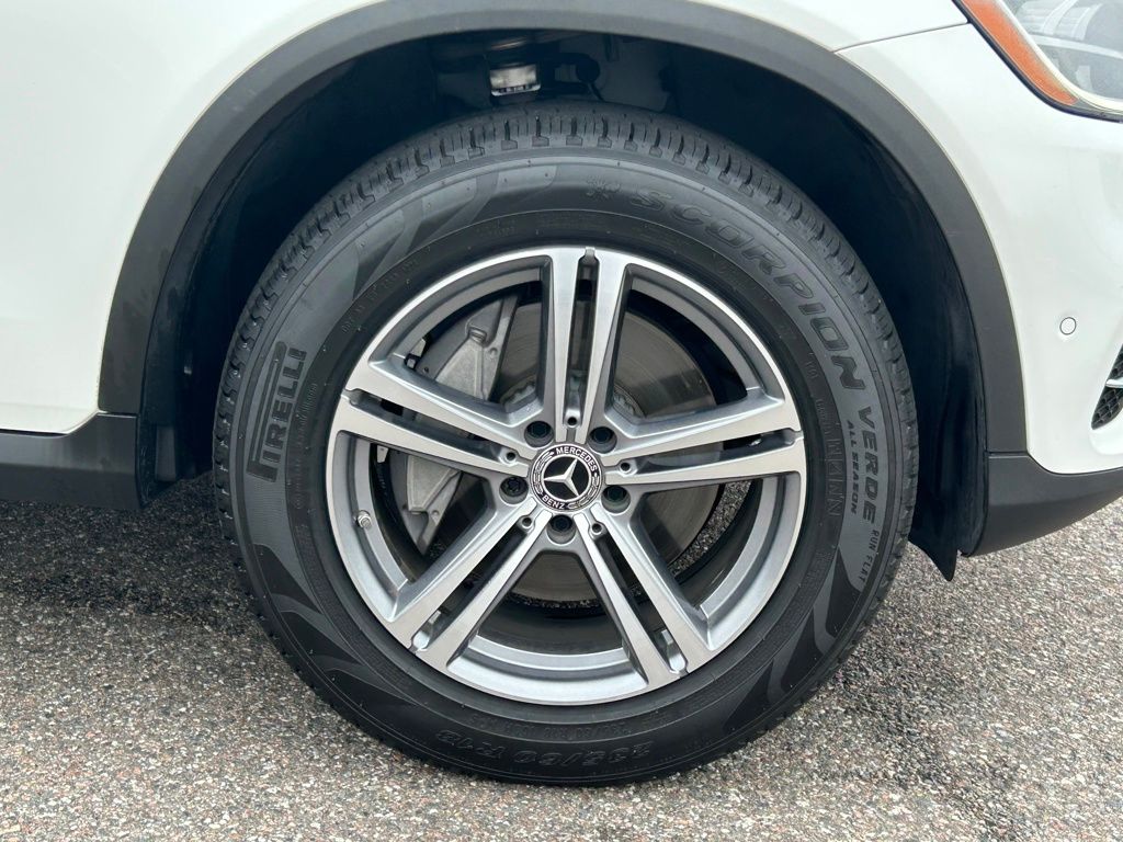 Used 2022  Mercedes-Benz GLC 300 image 34