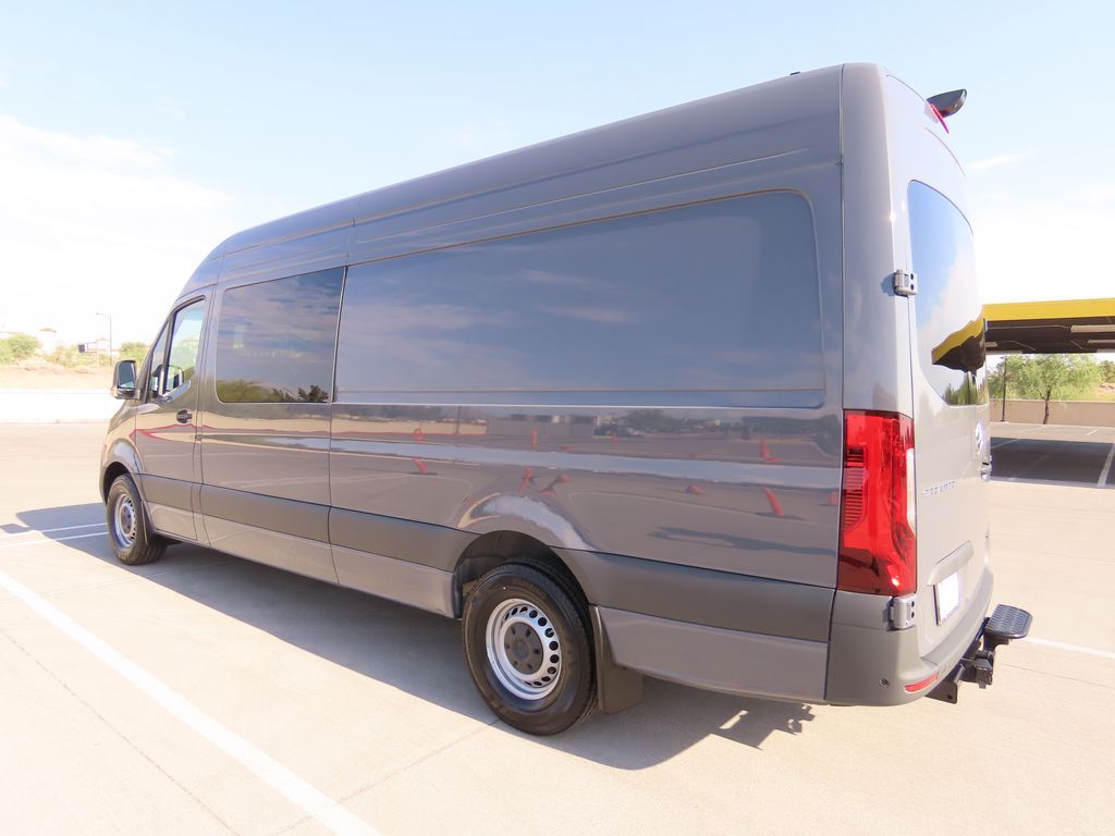 Thumbnail: 2025 Mercedes-Benz Sprinter - 7