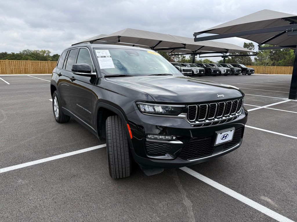 Thumbnail: 2023 Jeep Grand Cherokee - 3