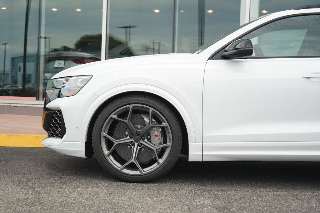 Thumbnail: 2026 Audi RS Q8 - 2