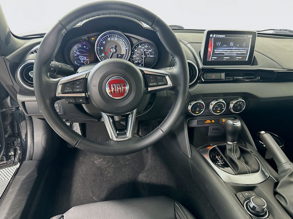 Thumbnail: 2017 Fiat 124 Spider - 21