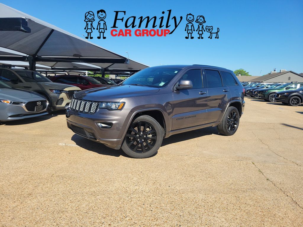 Gray (Granite Crystal Metallic Clearcoat) 2021 Jeep Grand Cherokee Laredo X RWD SUV / Crossover 4X2 8-Speed Automatic