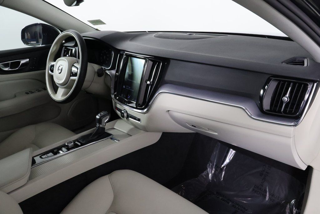 Thumbnail: 2020 Volvo S60 - 9