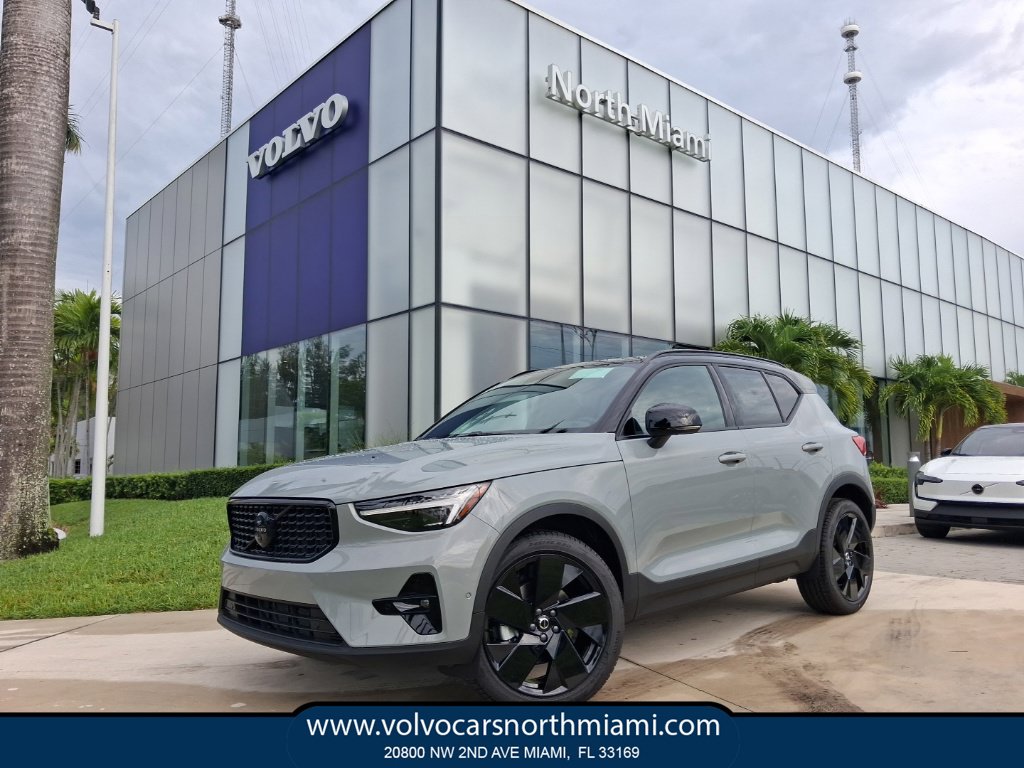 2026 Volvo XC40 Ultra Black Edition
