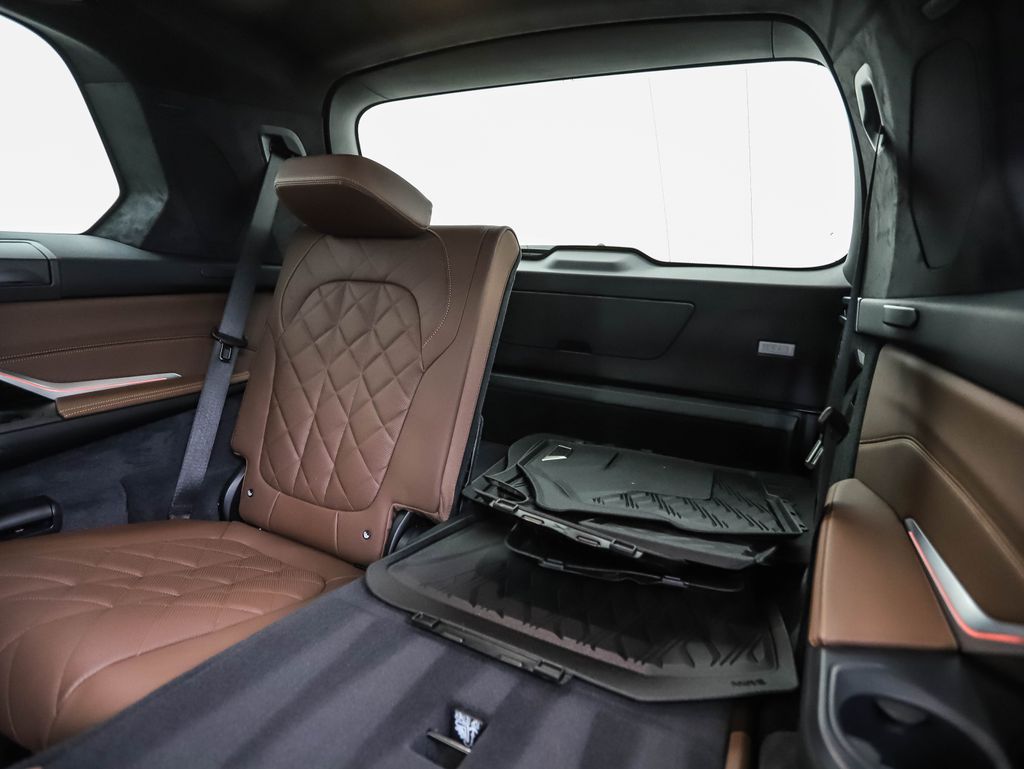 Thumbnail: 2023 BMW X7 - 24