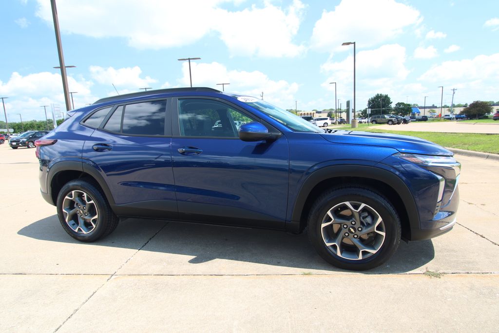 Used 2024 Chevrolet Trax SUV