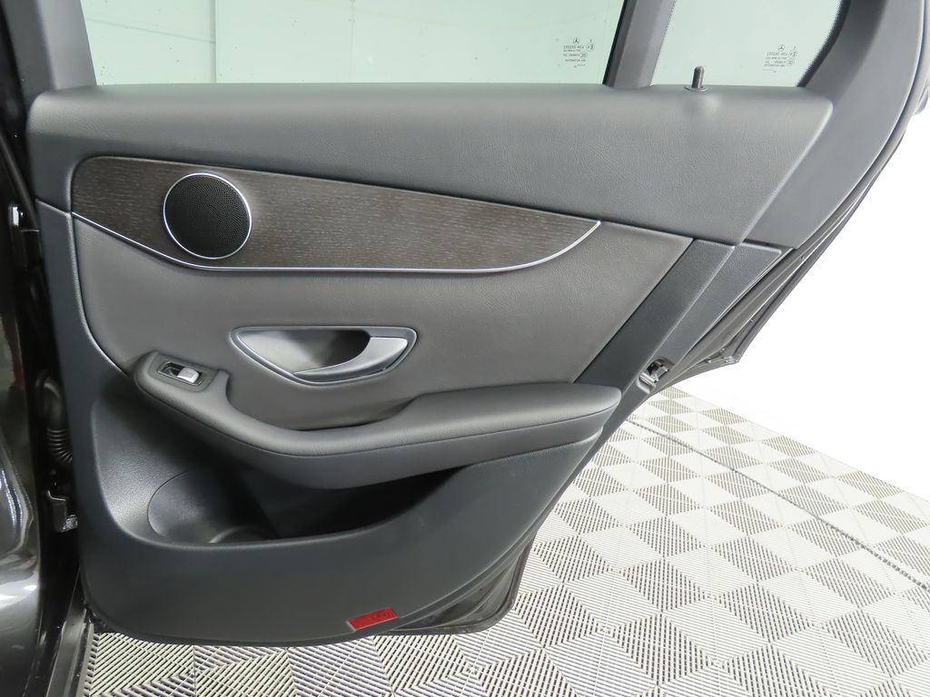 Thumbnail: 2022 Mercedes-Benz GLC - 27