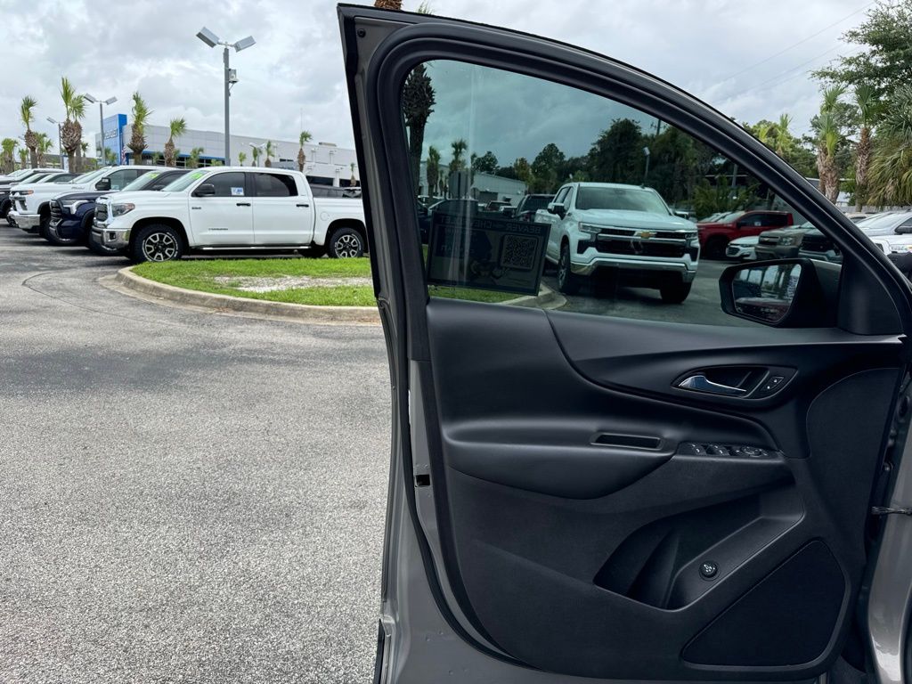 2018 Chevrolet Equinox LT 32