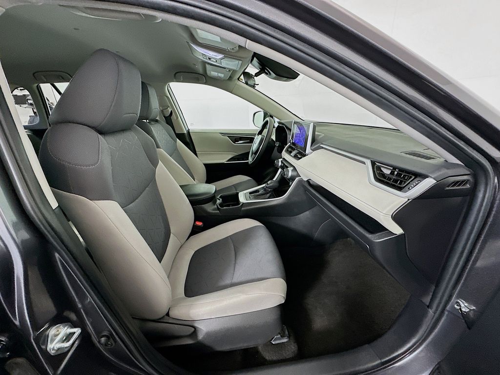 Thumbnail: 2024 Toyota RAV4 - 28