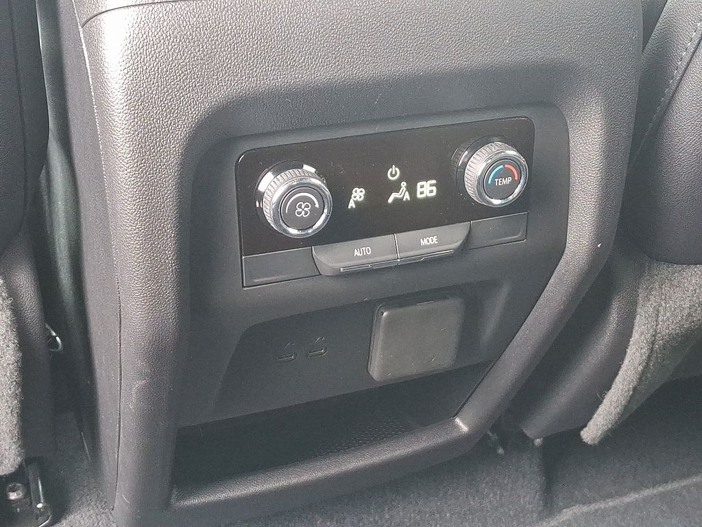 Thumbnail: 2025 Chevrolet Traverse - 12