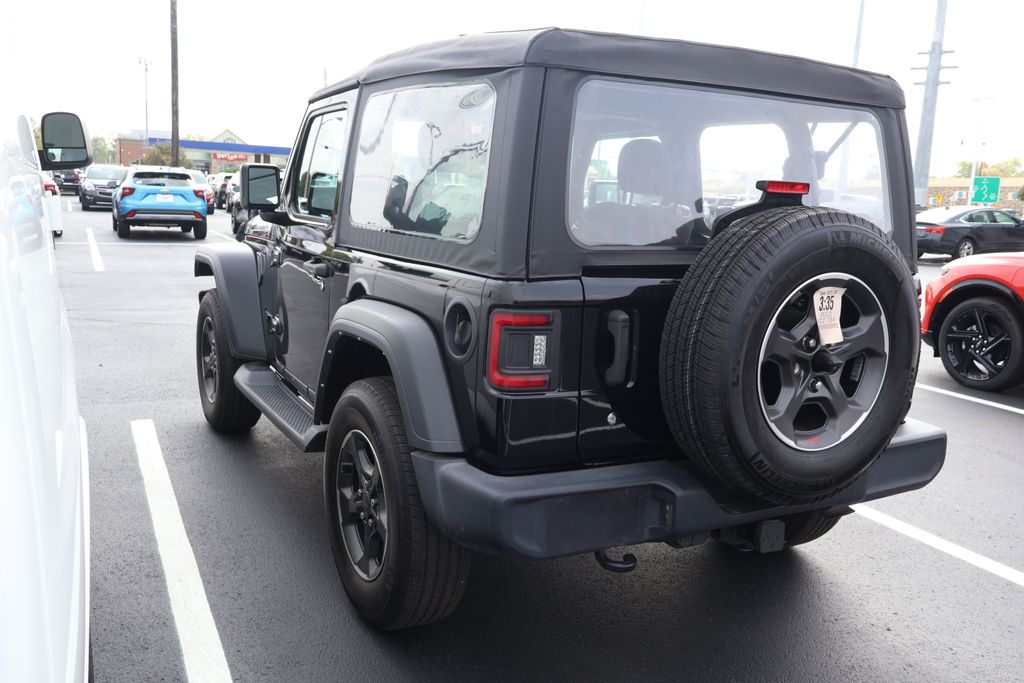 Thumbnail: 2022 Jeep Wrangler - 10
