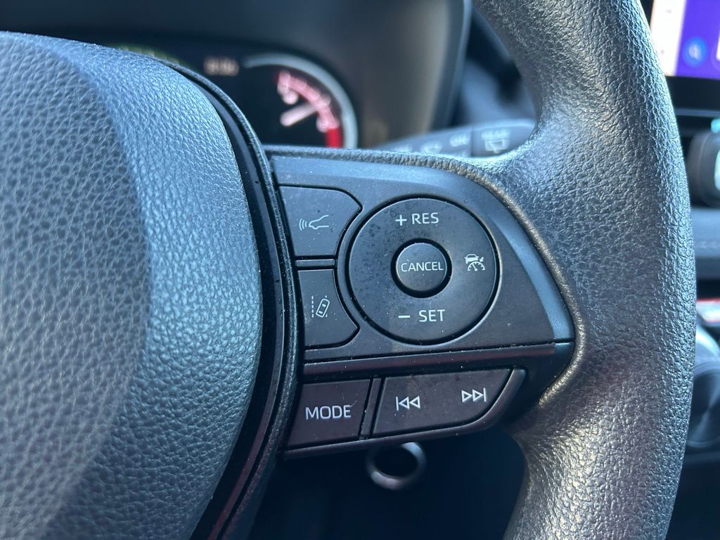 Thumbnail: 2025 Toyota RAV4 - 17