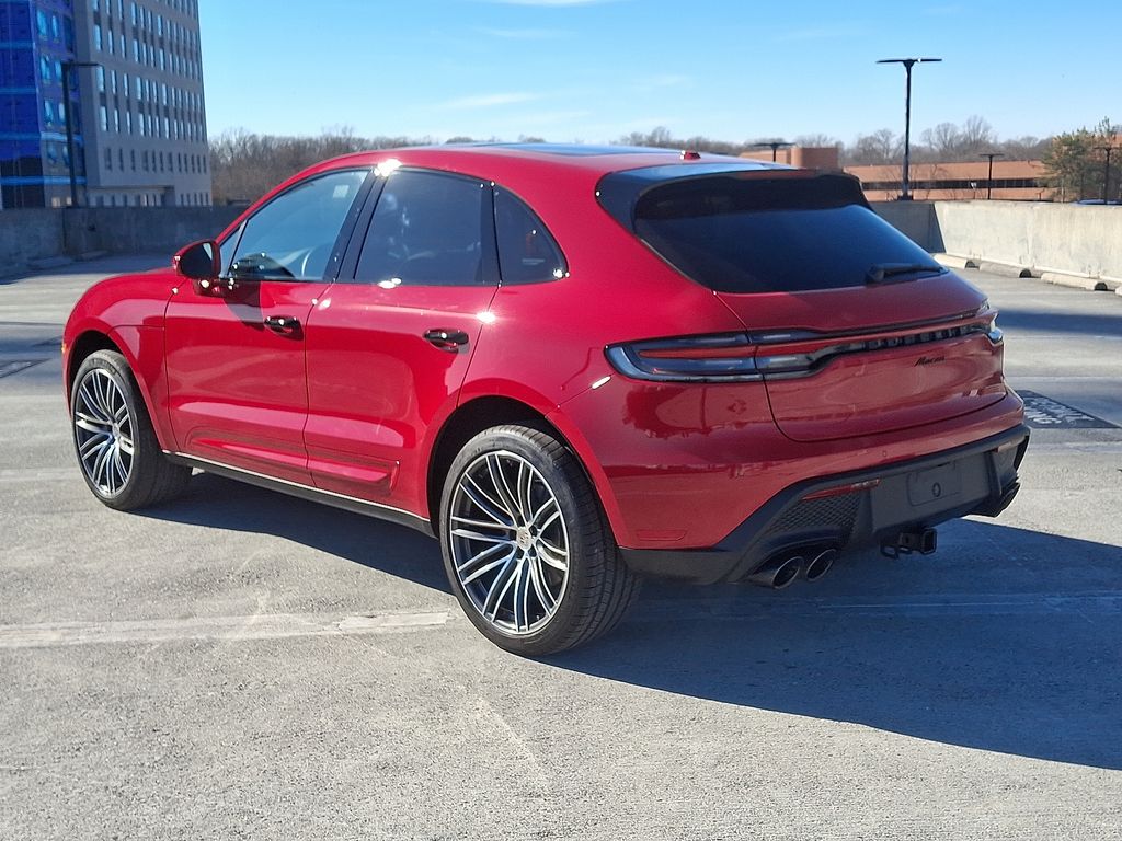 Thumbnail: 2025 Porsche Macan - 10
