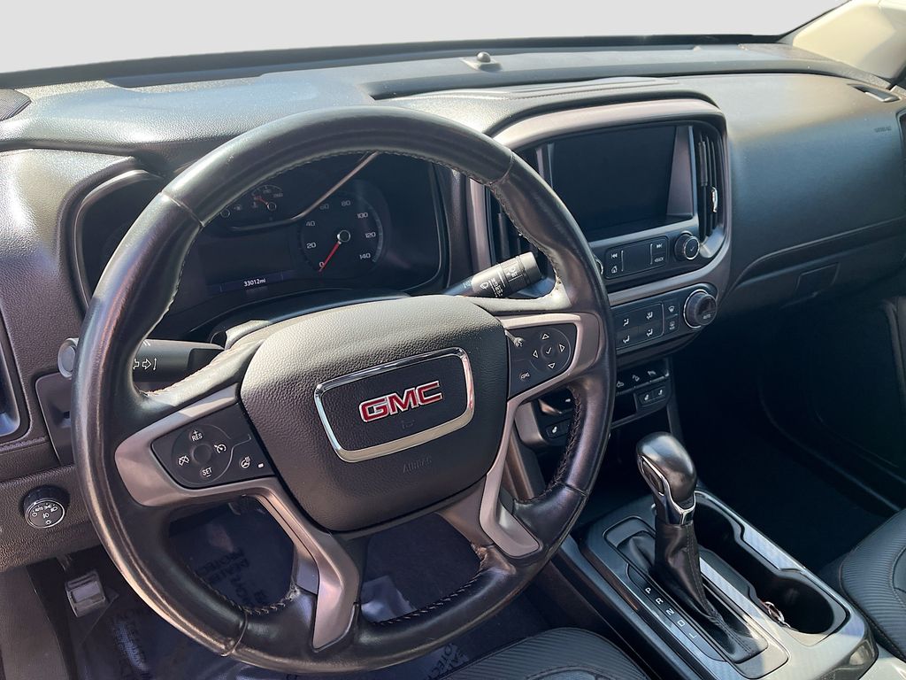 Used 2022 White GMC AT4 w/Leather image 9