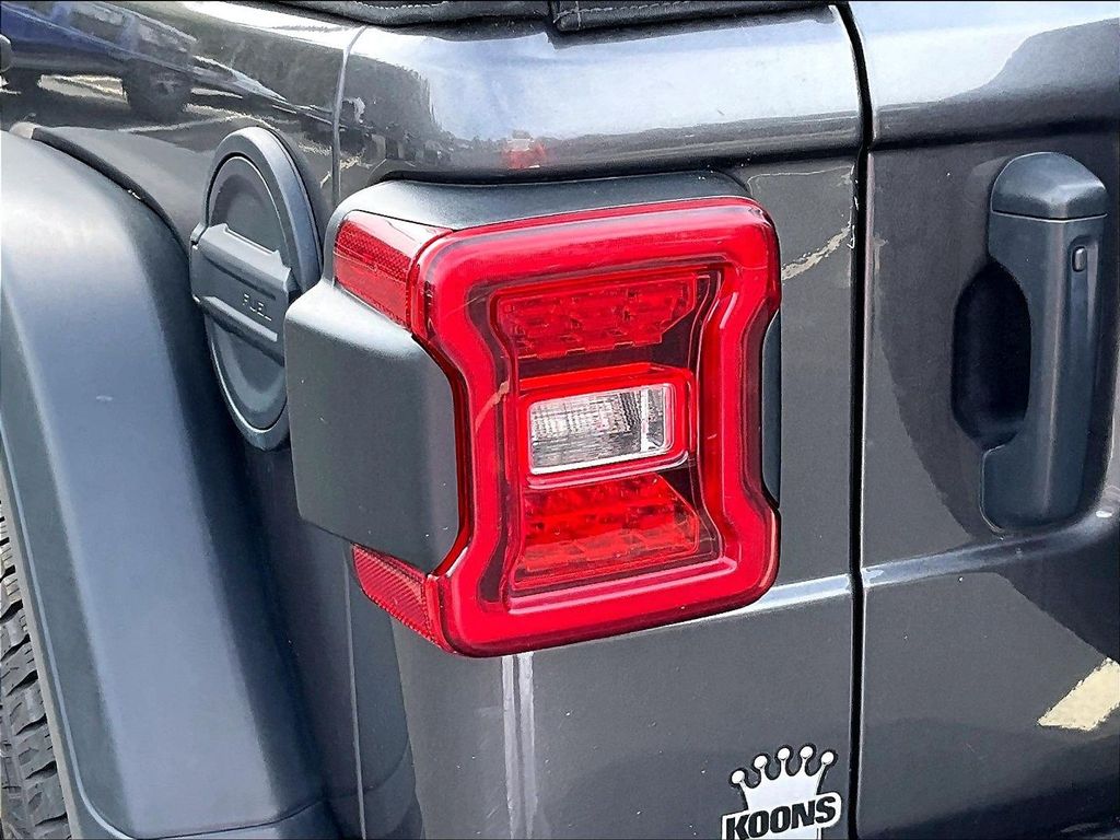 2024 Jeep Wrangler — photo 26