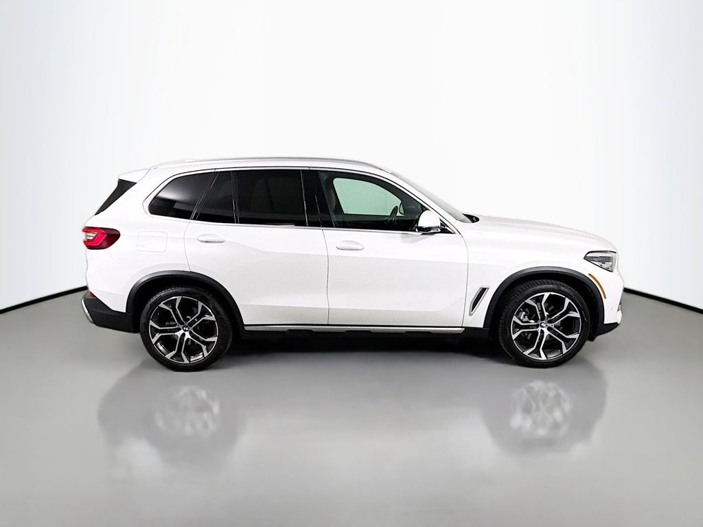 Thumbnail: 2021 BMW X5 - 4