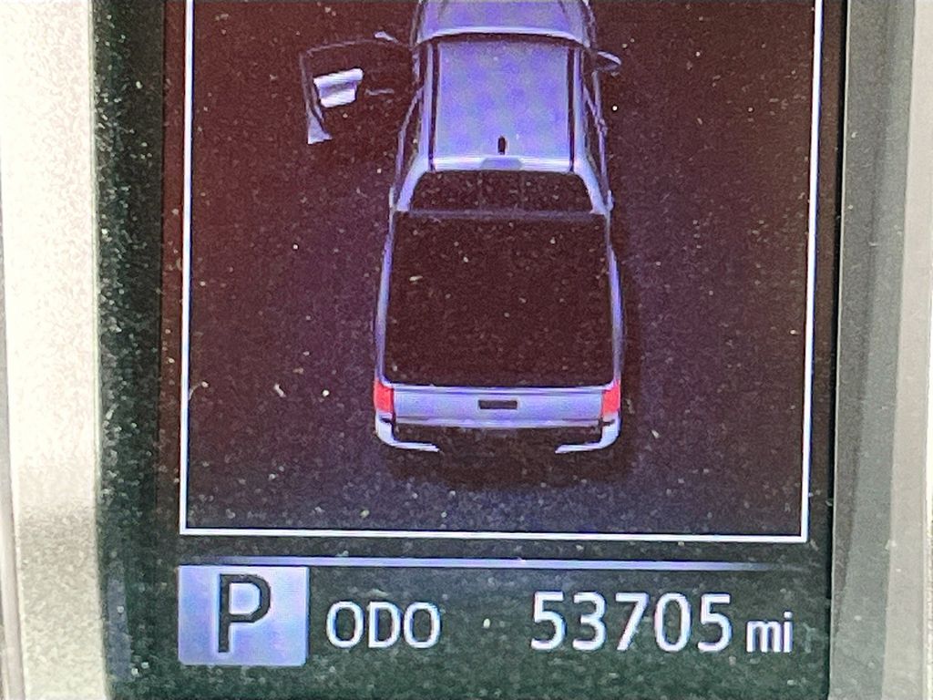 Used 2019 White Toyota SR5 image 12