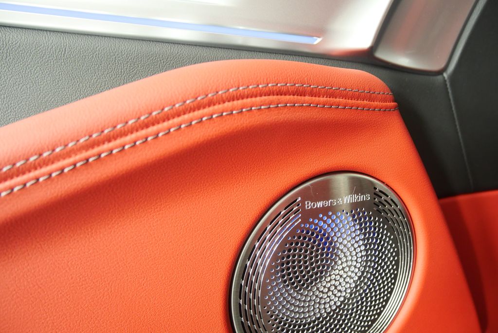 Thumbnail: 2026 BMW XM - 10