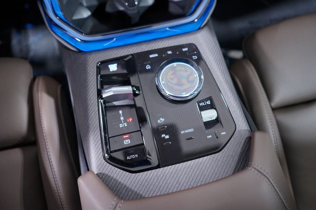 Thumbnail: 2026 BMW X3 - 13
