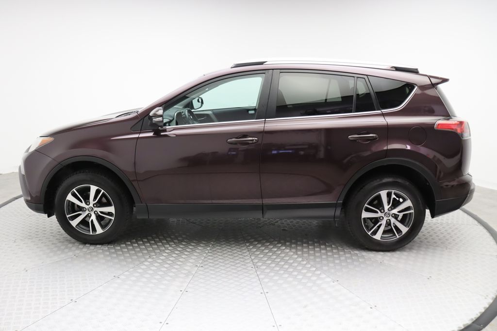 2018 Toyota RAV4 XLE 12