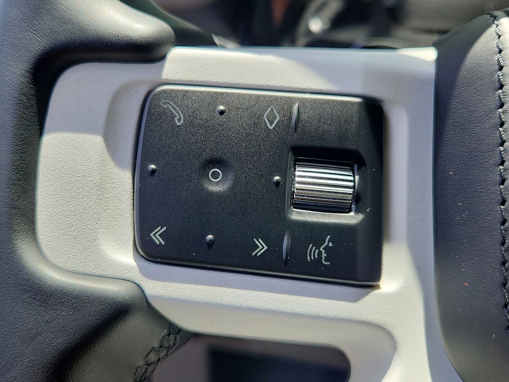 2023 Land Rover Defender 130 23