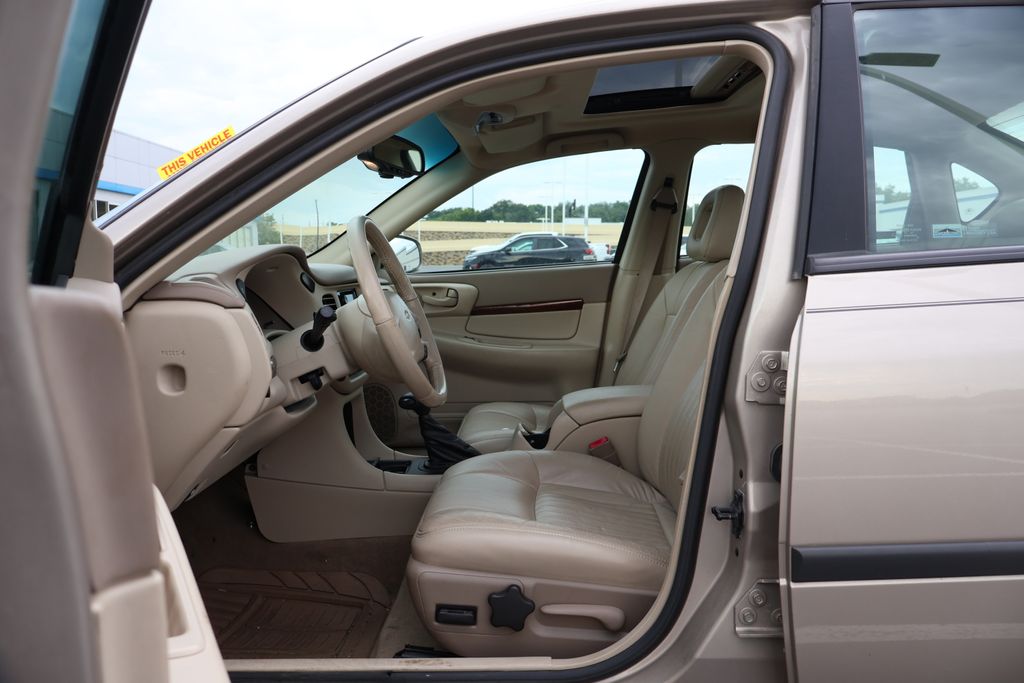 Thumbnail: 2002 Chevrolet Impala - 14