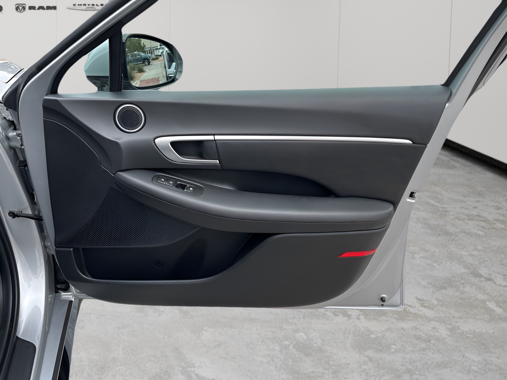 Used Car 2024 Hyundai Sonata Hybrid  Sel For Sale Under $25,000 In Austin, Texas