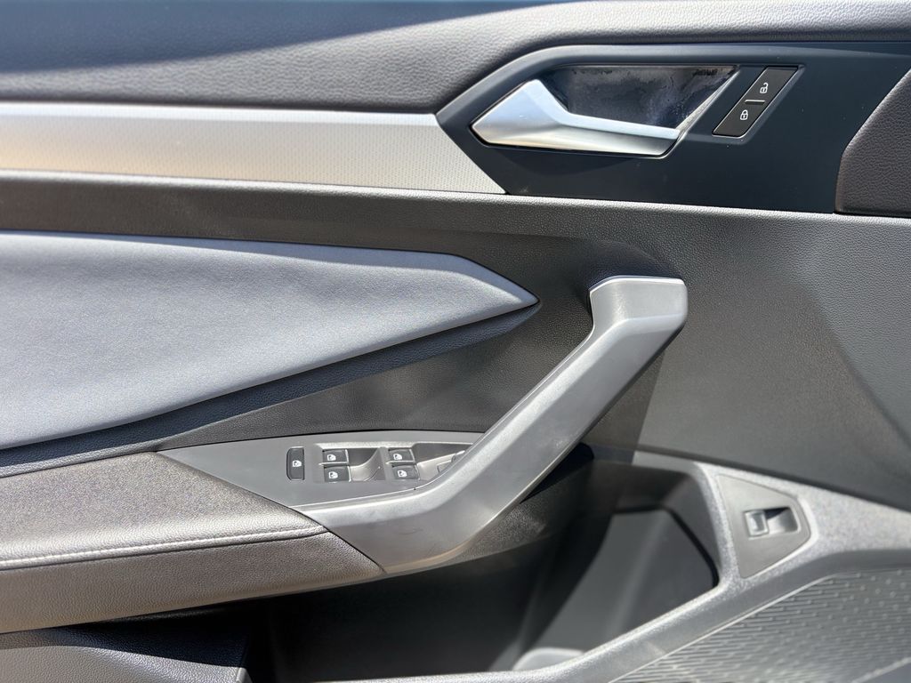 2025 Volkswagen Jetta 1.5T SE - 10