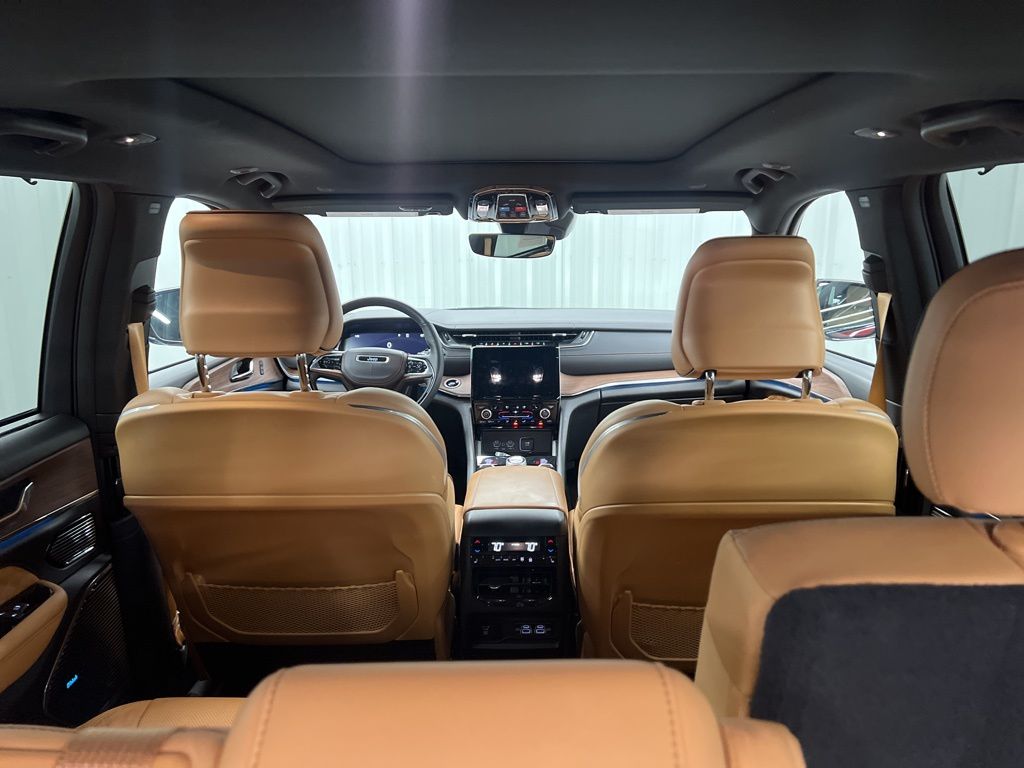 2024 Jeep Grand Cherokee Summit - 9