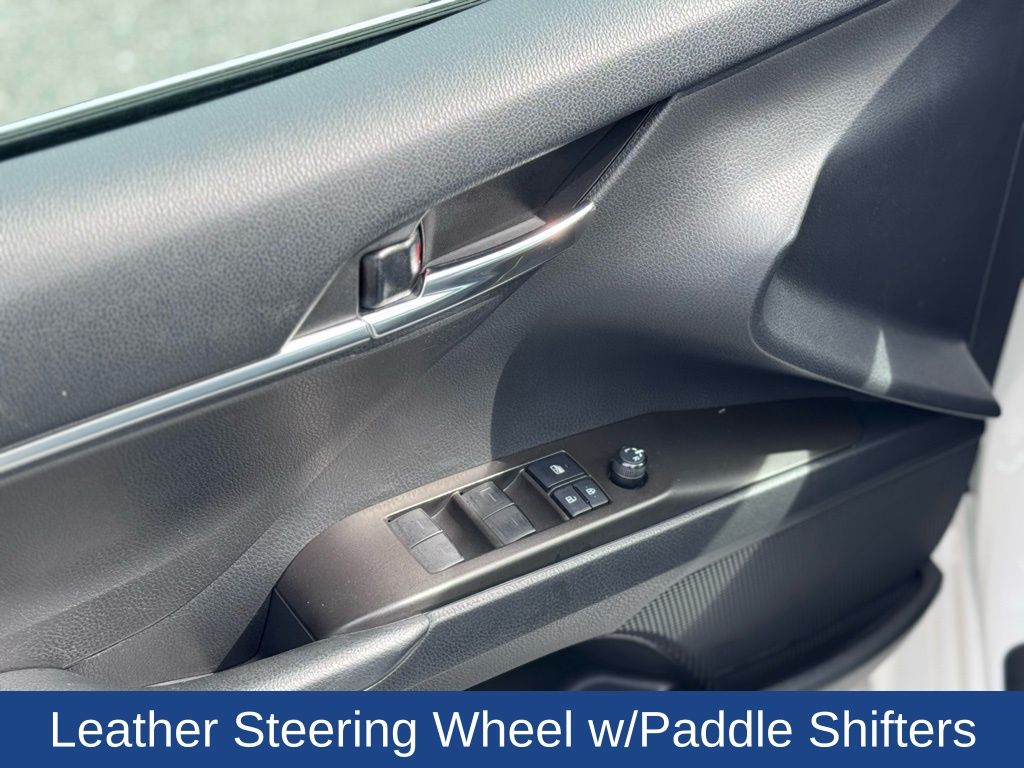 2021 Toyota Camry SE Hybrid