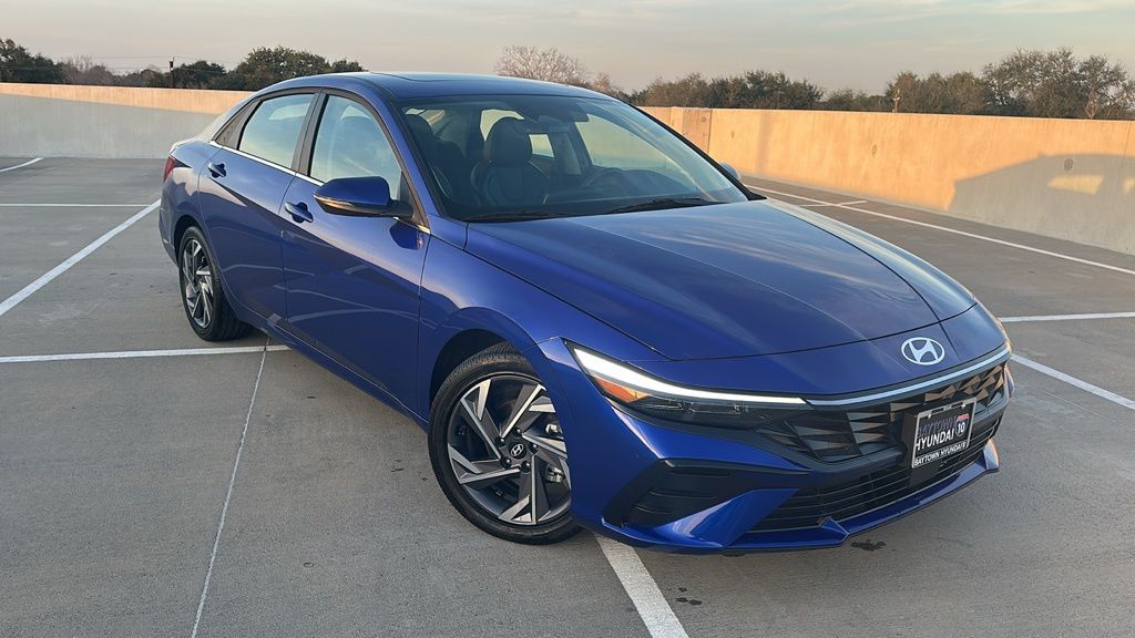 2025 Hyundai Elantra Limited FWD